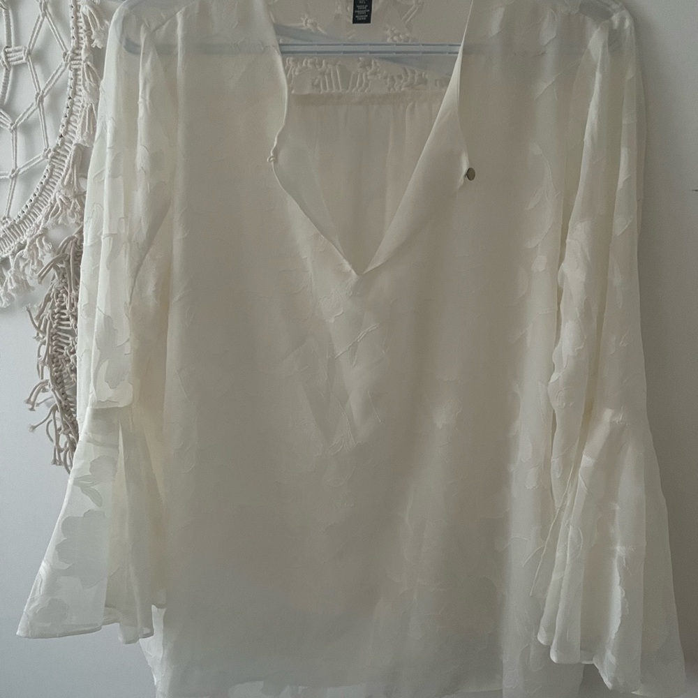 Ellen Tracy Cream Floral Blouse